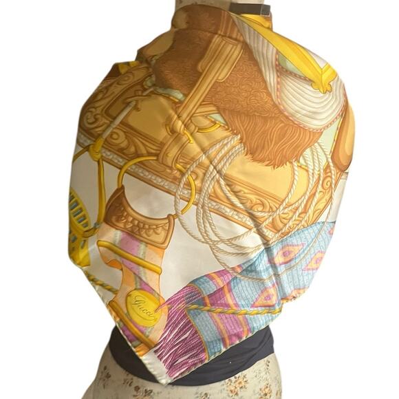 Gucci Square Silk Scarf with Logo floral & equestrian Designs Vintage 90 CM - Picture 2 of 10